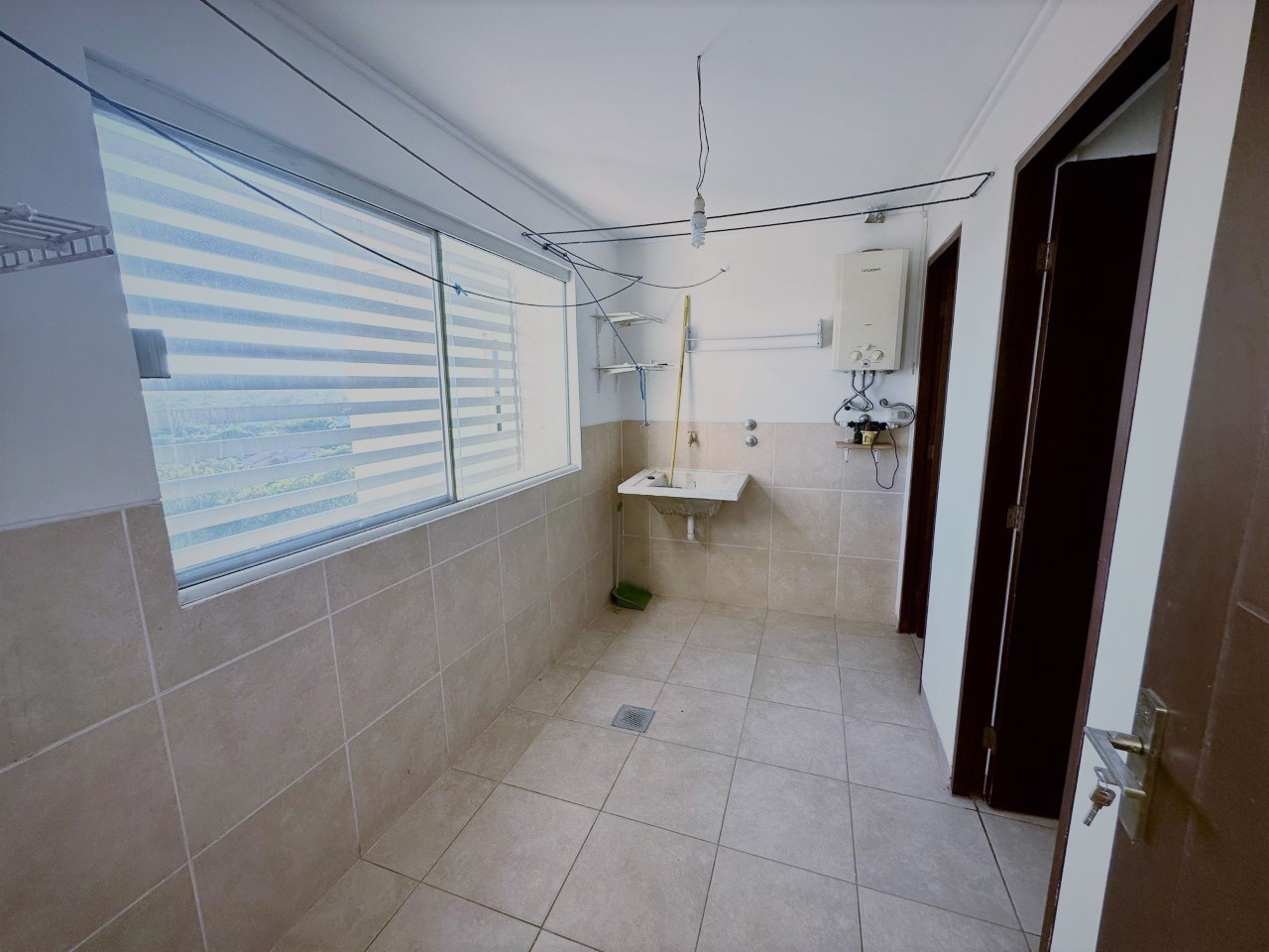 Departamento en VentaPrecio de Ocasión: En Venta Amplio y Hermoso Depto de 134 m2 Equipado con Garaje Incluido 4 dormitorios 4 baños 1 parqueos Foto 5