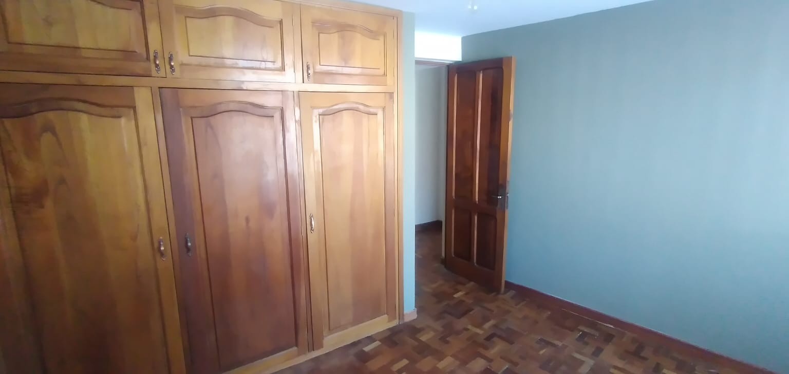 En Alquiler a $us 310 Foto 2