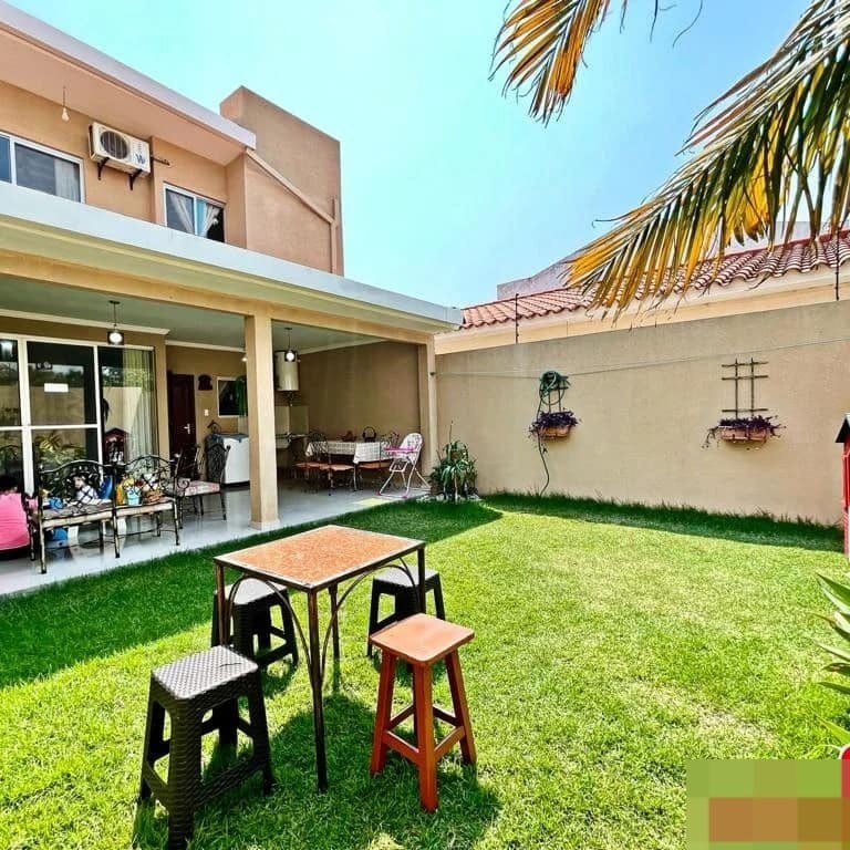 Casa en Entre 8vo y 9no anillo Norte en Santa Cruz de la Sierra 4 dormitorios 3 baños 2 parqueos Foto 9
