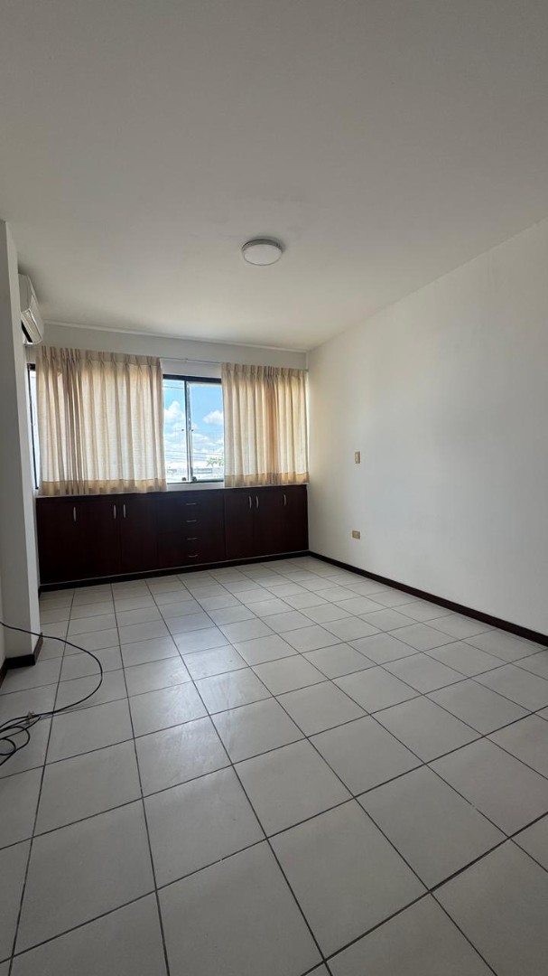 En Alquiler a $us 700 Foto 7