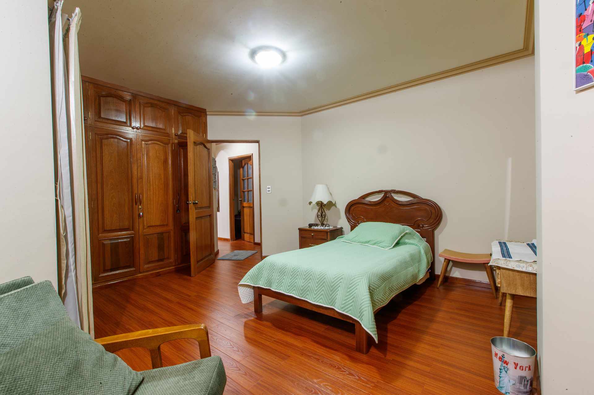 Departamento en VentaEdificio Torres del Sol, Av. Ballivian 838 entre Oruro y Ramón Rivero 2 dormitorios 3 baños 1 parqueos Foto 33