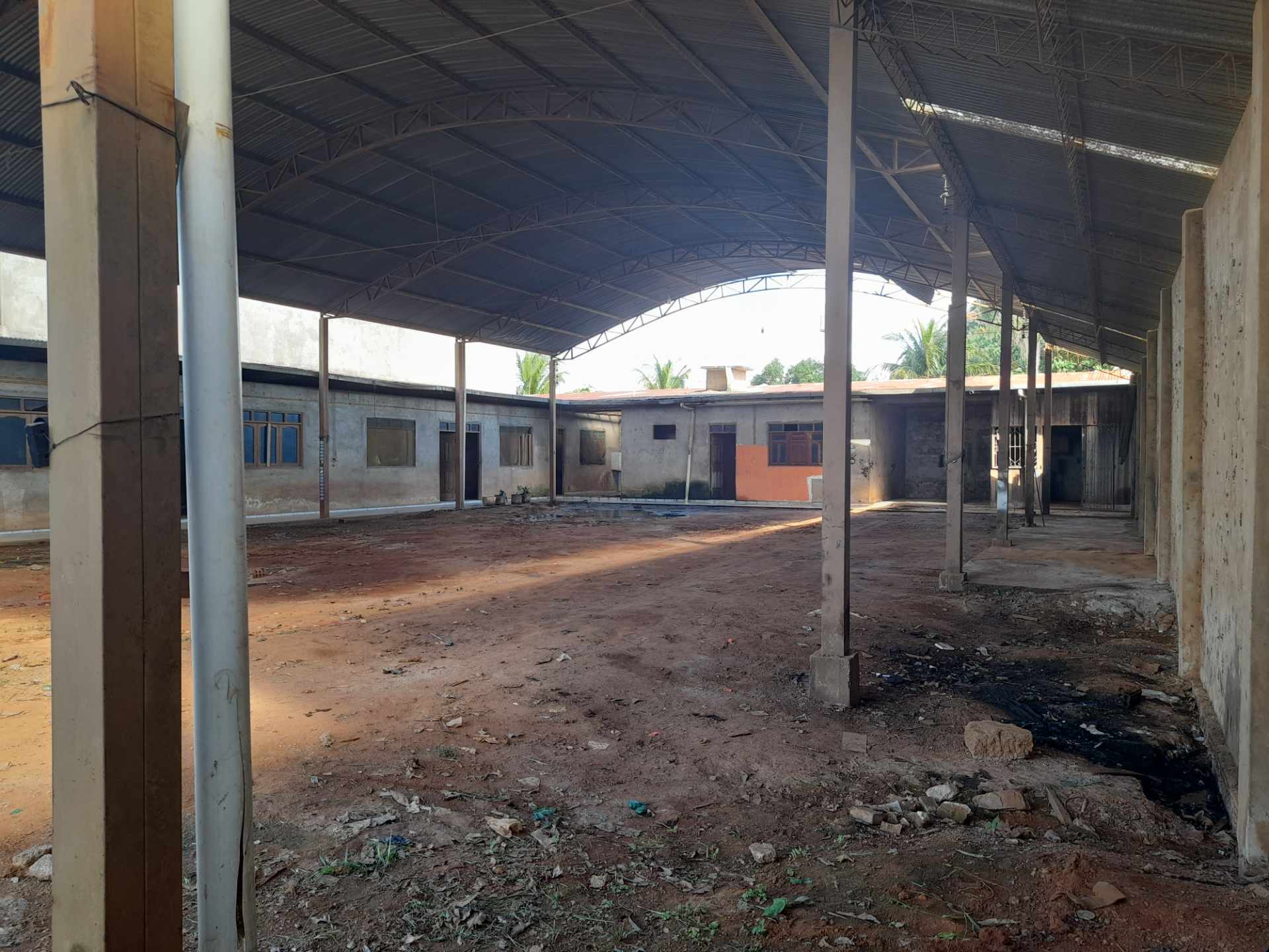 Galpón en VentaAv. Acre s/n detrás de la Universidad Amazónica de Pando,  Urbanización Las Palmas, manzano 215, predio 015, distrito 04 de la ciudad Cobija.    Foto 6