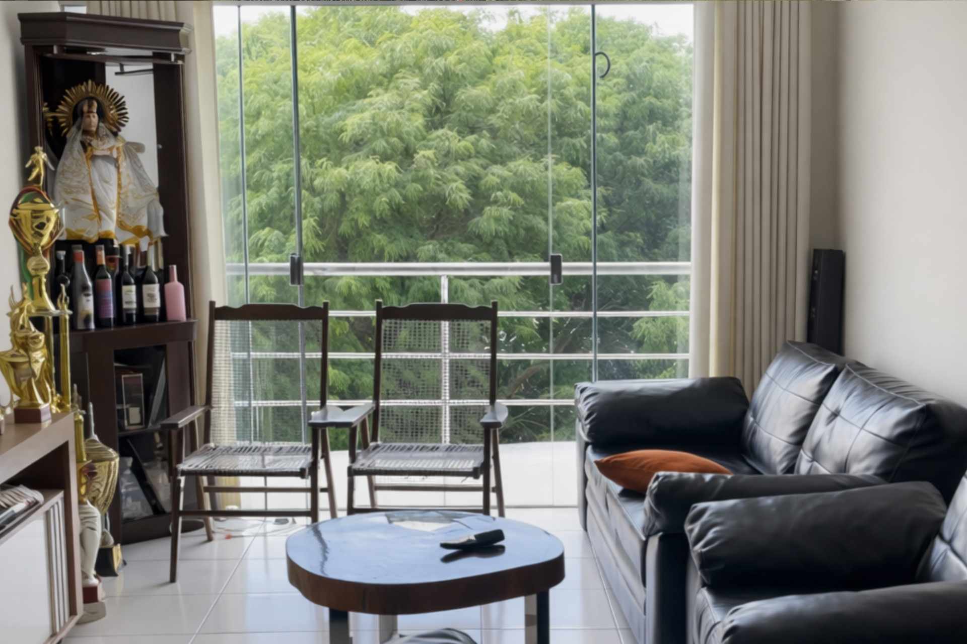 Departamento en VentaGran Ubicación - Entre Av. Roca y Coronado y Av. Piraí Foto 3