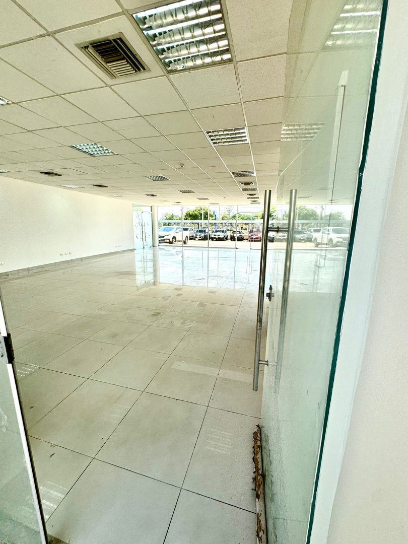 Local comercial en AlquilerAV. BANZER 8vo. anillo.  2 baños  Foto 12