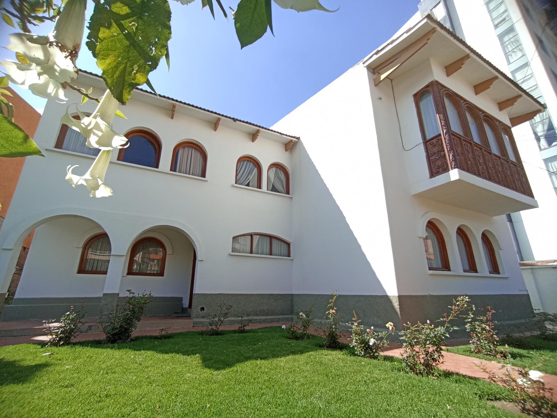 Departamento en VentaCASA EN VENTA / IRPAVI 7 dormitorios 5 baños 5 parqueos Foto 8