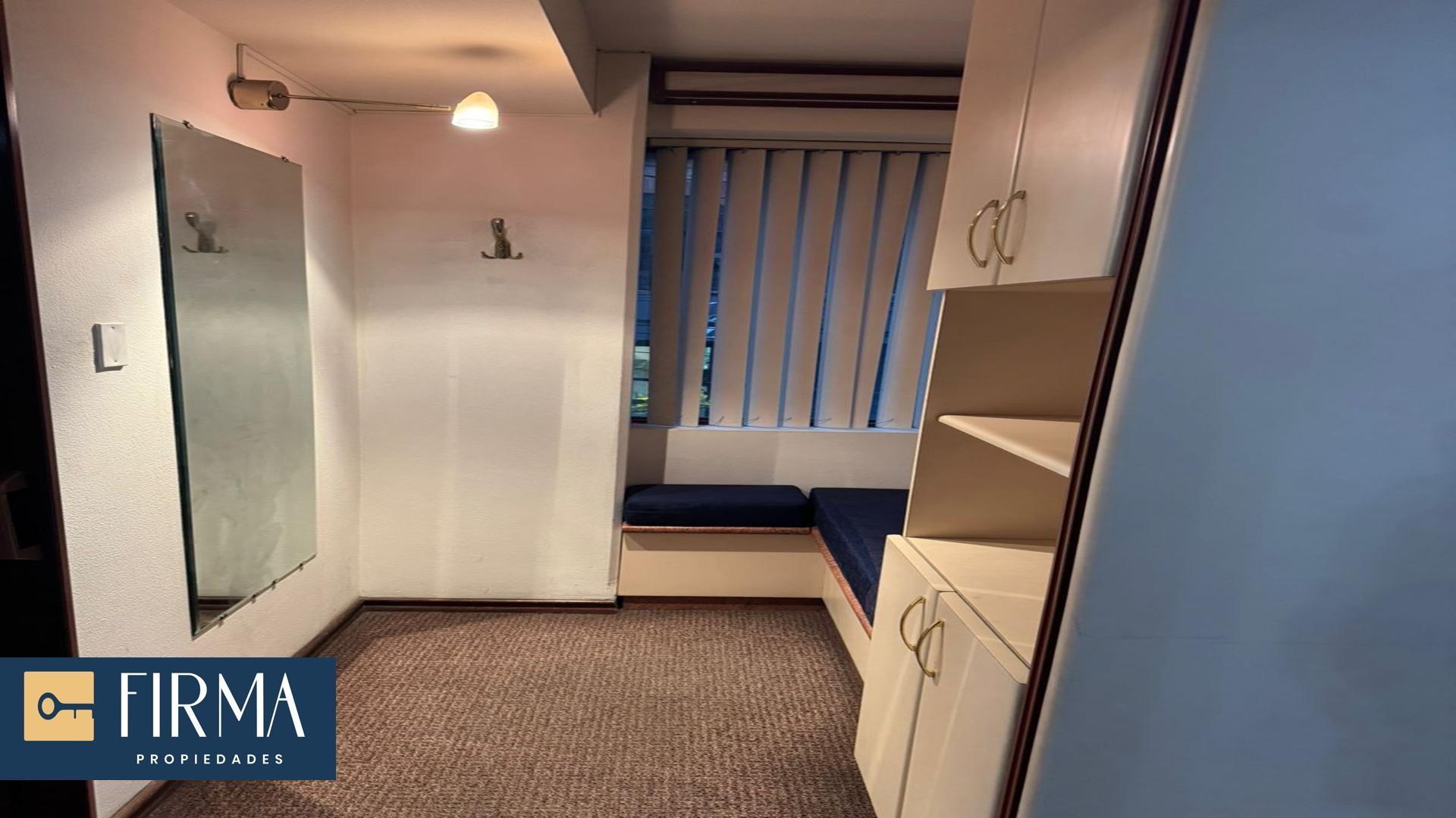 Departamento en San Jorge en La Paz 3 dormitorios 3 baños 1 parqueos Foto 8