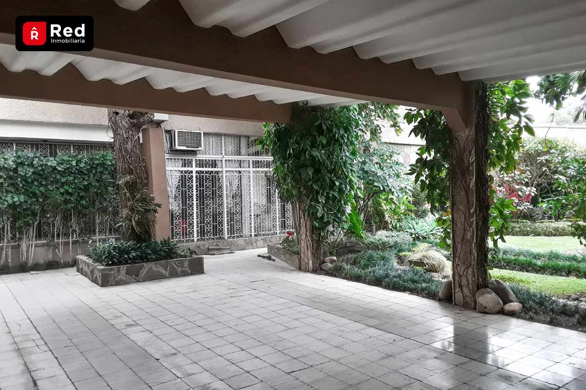 Casa Avenida Las America calle Tellez Giron  Foto 8