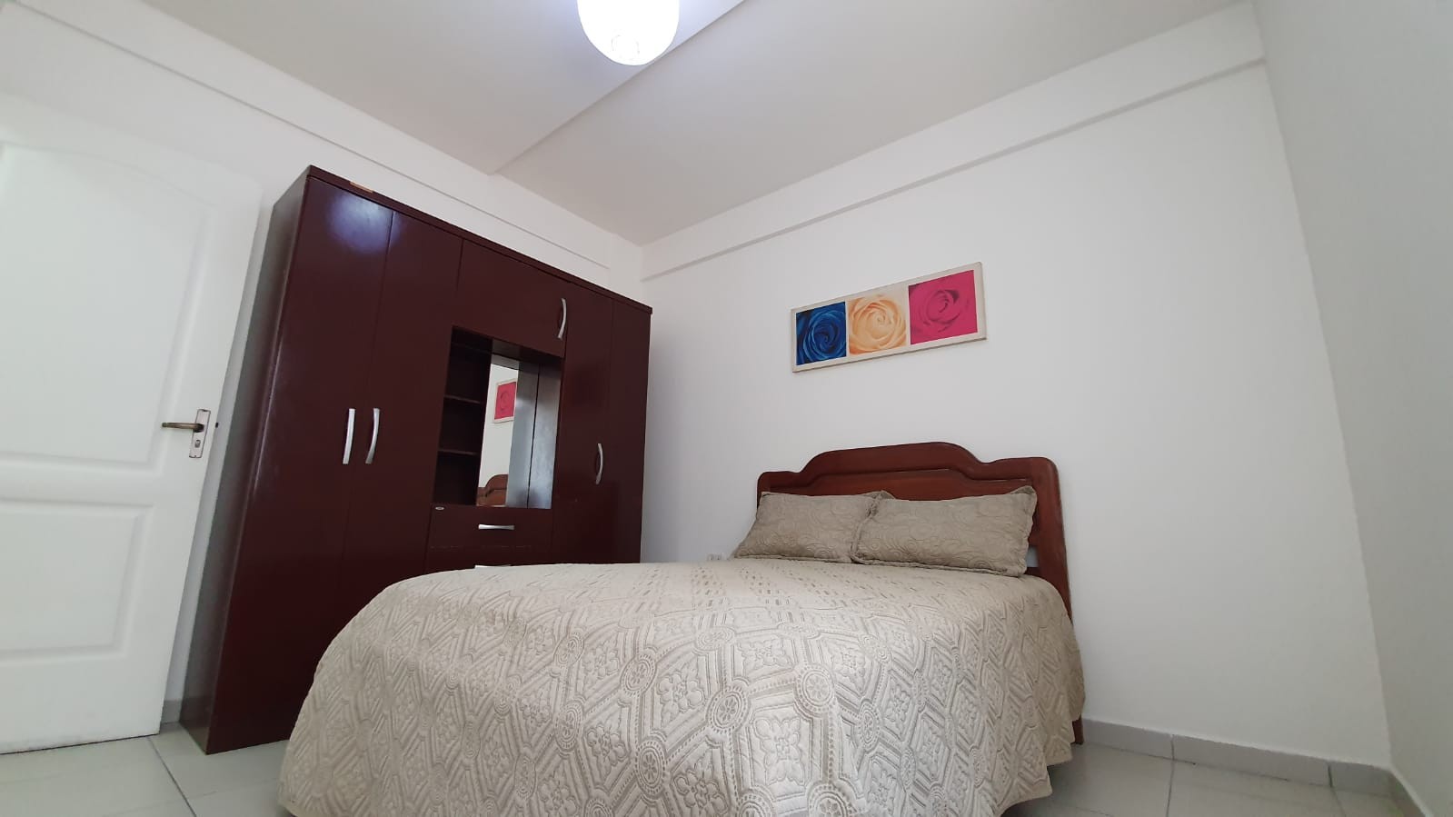 Departamento en Alquiler✨ En Equipetrol alquilo amplio depto de 2 dorm. SIN MUEBLES   2 dormitorios 1 baños 1 parqueos Foto 3