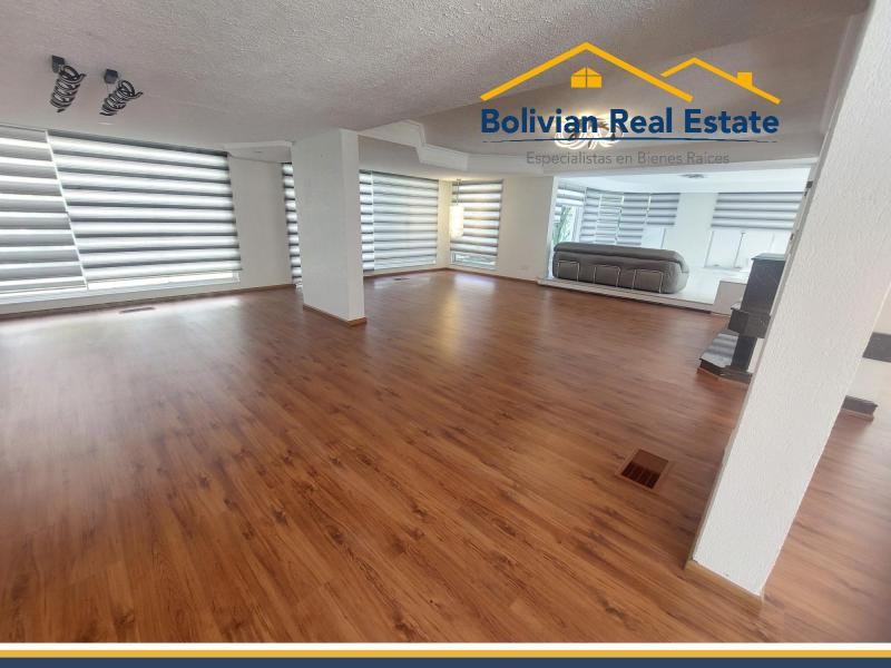 Casa en Calacoto en La Paz 4 dormitorios 3 baños 2 parqueos Foto 1