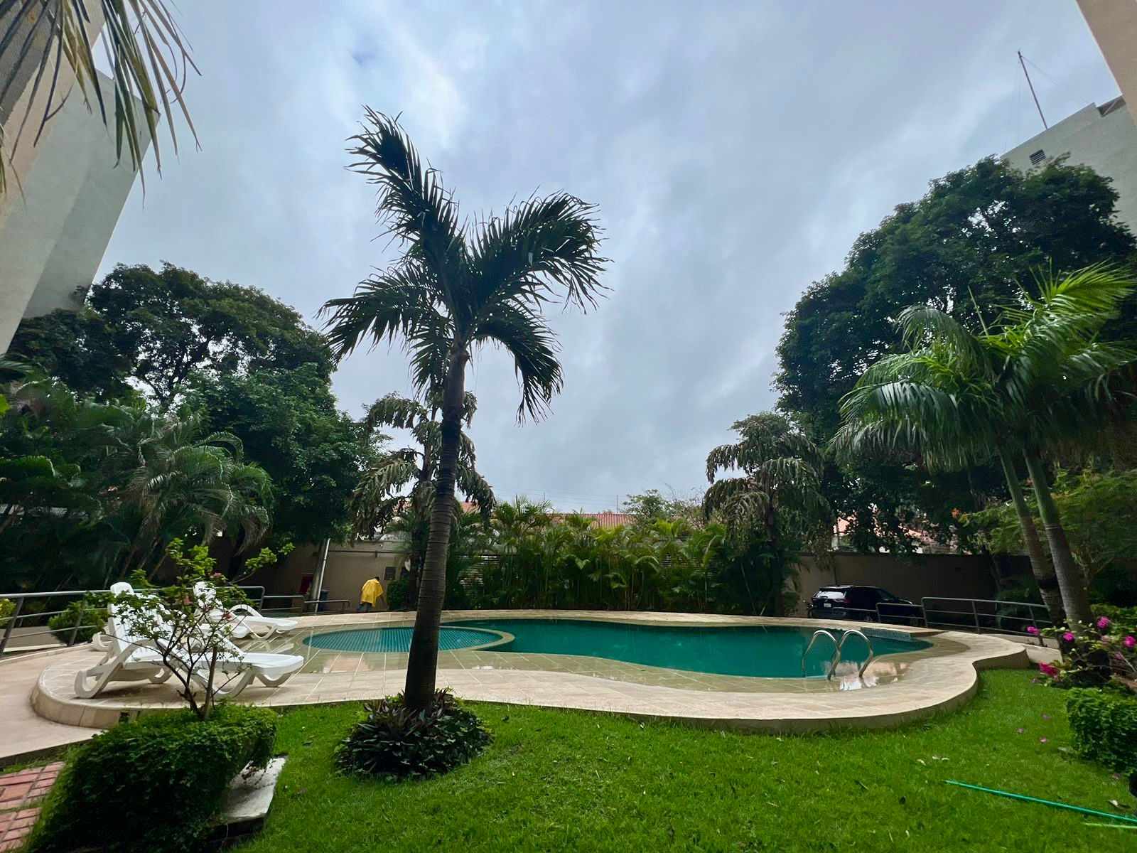 Departamento en VentaEn Venta Exclusivo Penthouse de 247 m2 en Condominio Tarumá 4 dormitorios 4 baños 2 parqueos Foto 2