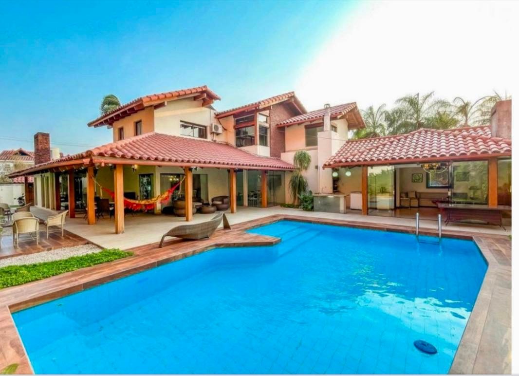 Casa en Entre 2do y 3er anillo Norte en Santa Cruz de la Sierra 4 dormitorios 6 baños 3 parqueos Foto 13