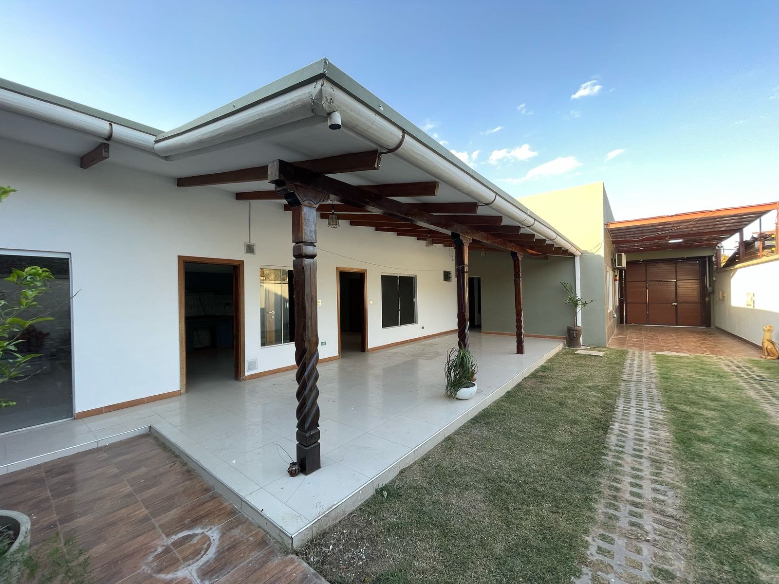 Casa en VentaCotoca, zona Sur, Av Las Palmeras entre 1er y 2do anillo Foto 16