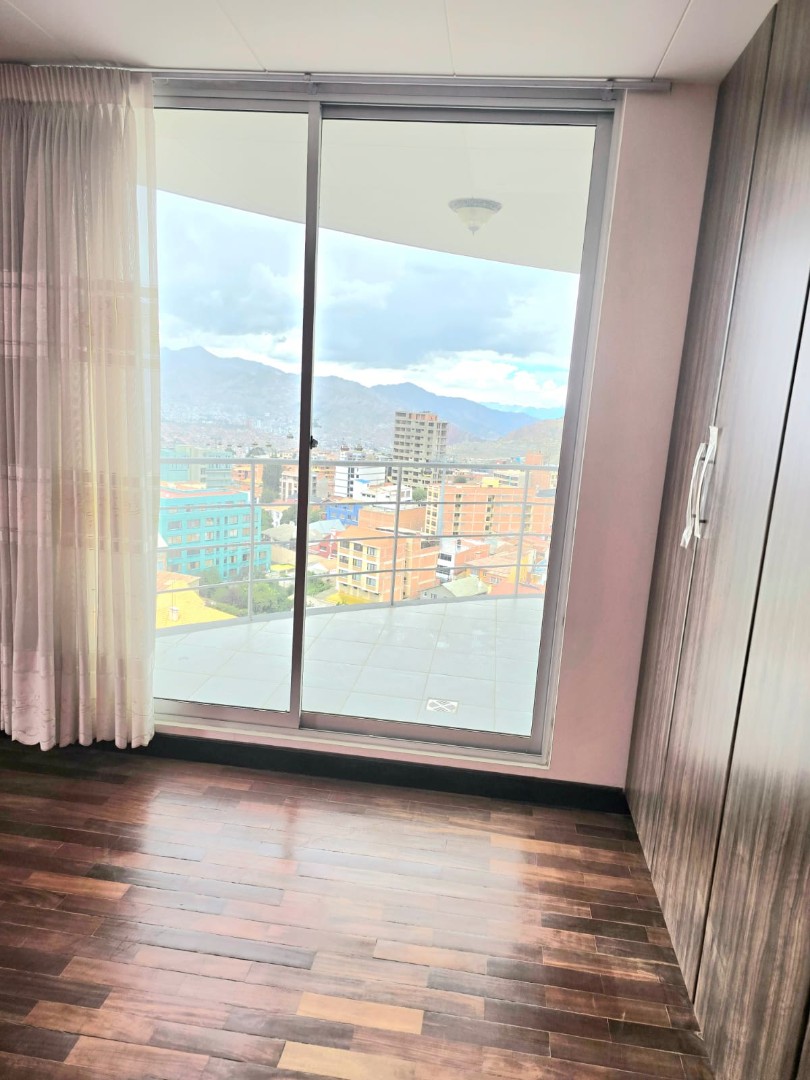 En Alquiler a Bs 4,700 Foto 8