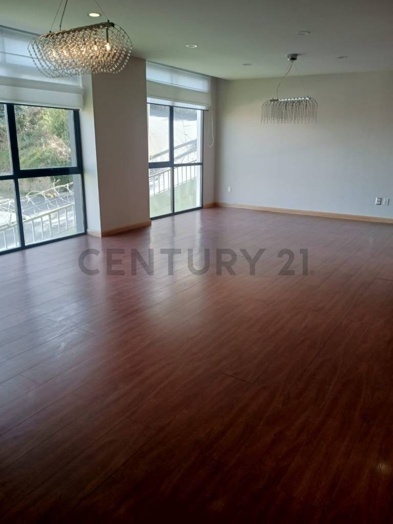 Departamento en Achumani en La Paz 4 dormitorios 5 baños 1 parqueos Foto 2