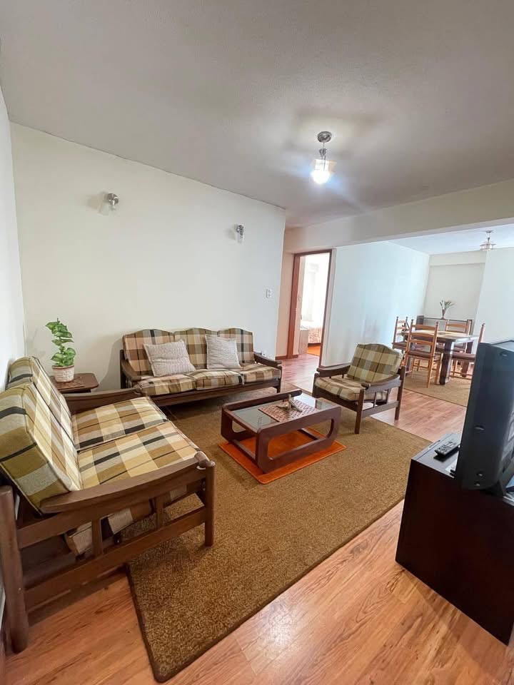 Departamento en Alquiler6 DE AGOSTO  2 dormitorios 2 baños 1 parqueos Foto 1