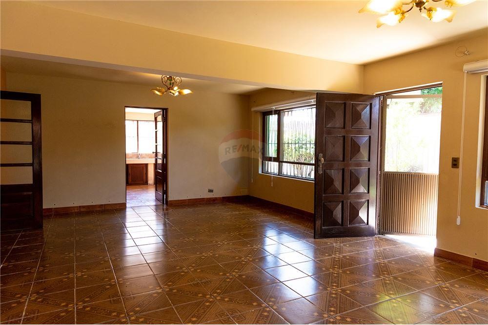 Casa en Venta2104 Avenida Melchor Perez de Olguin - Av. Melchor Perez esq. Acre - Oeste - Cochabamba Foto 10