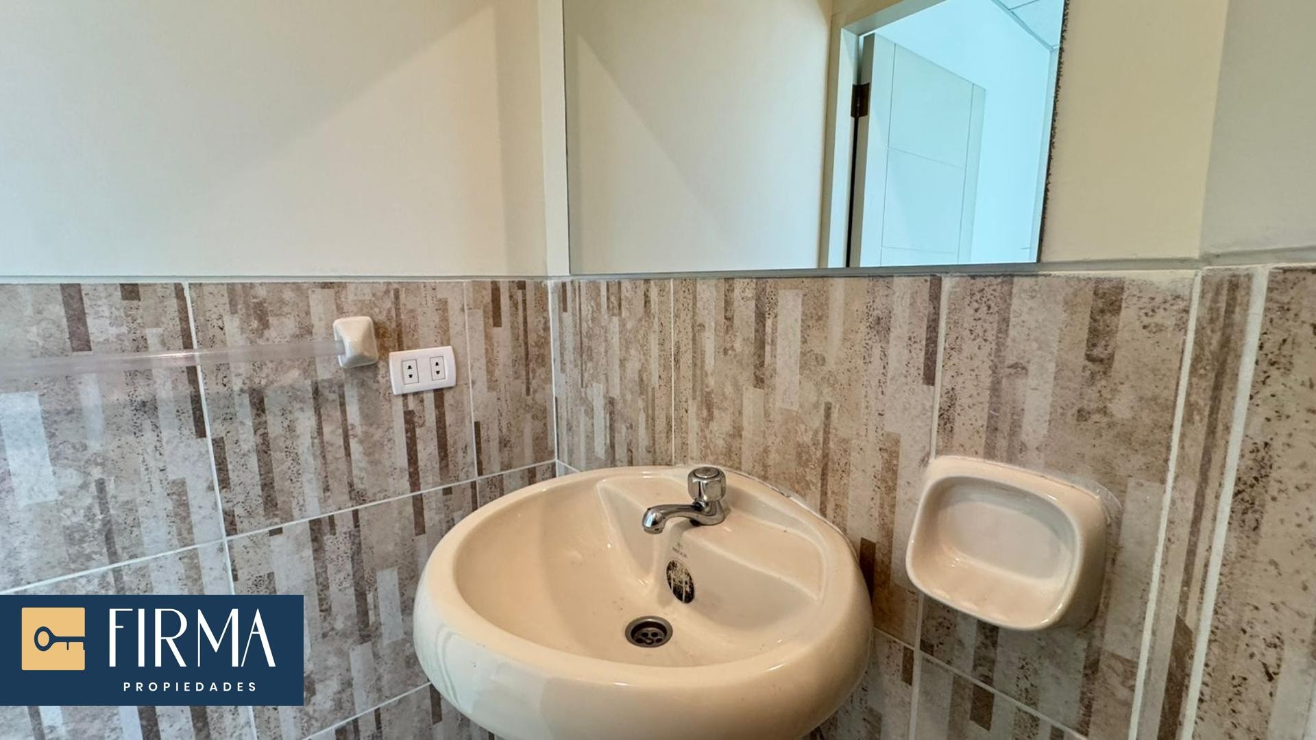 Oficina en AlquilerOFICINA EN ALQUILER, CALACOTO 3 dormitorios 5 baños 1 parqueos Foto 10