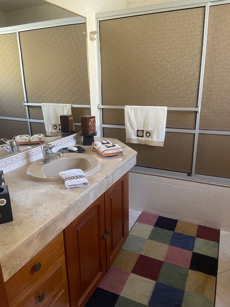 Casa en AlquilerACHUMANI CALLE 17 LINDA CASA EN ALQUILER  3 dormitorios 4 baños 1 parqueos Foto 14