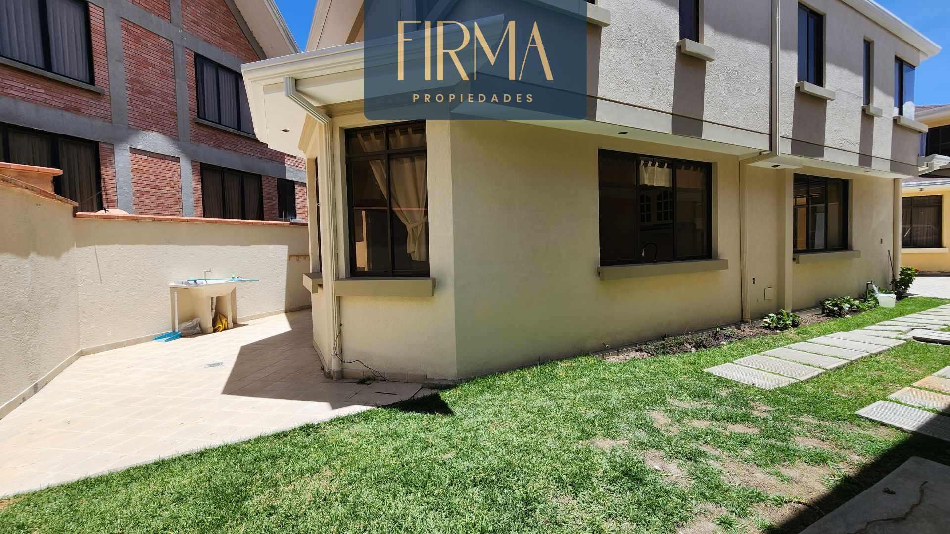 Casa ALQUILA ESTA CASA EN CONDOMINIO PRIVADO, ACHUMANI Foto 2