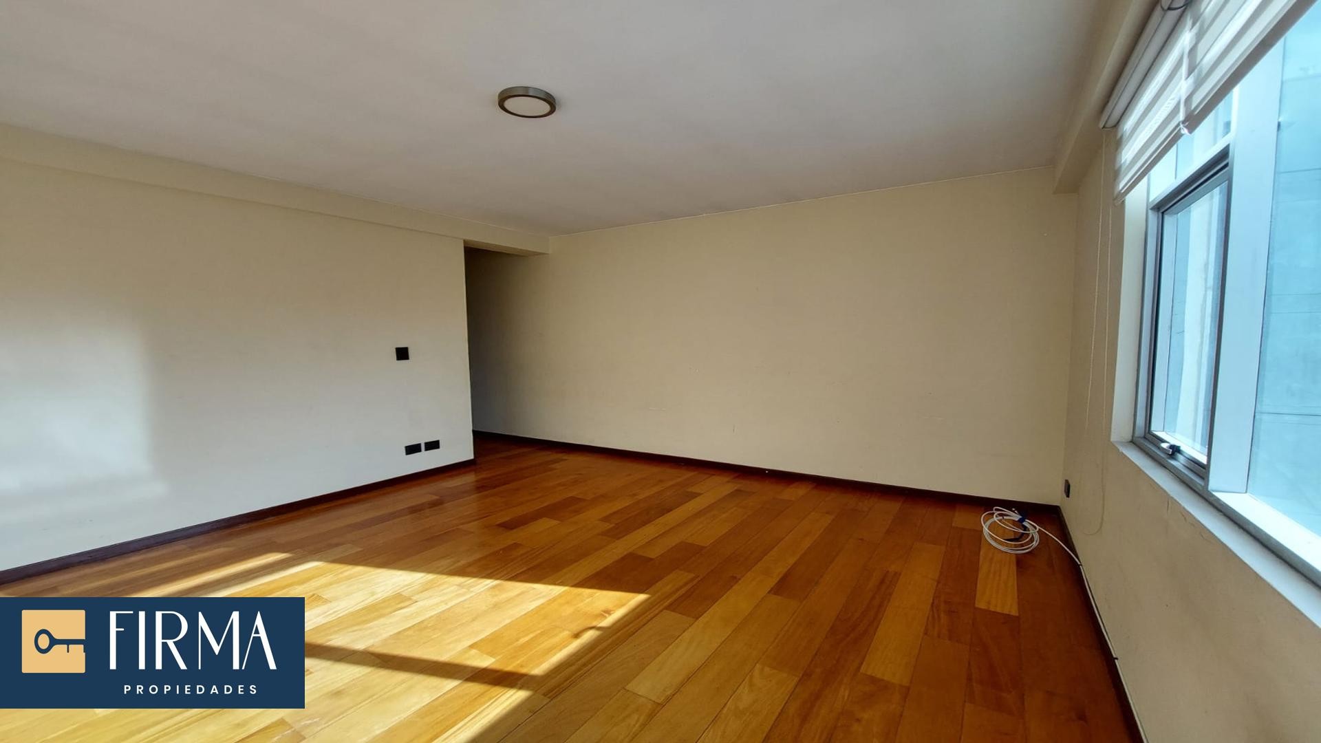 En Alquiler a Bs 3,800 Foto 2