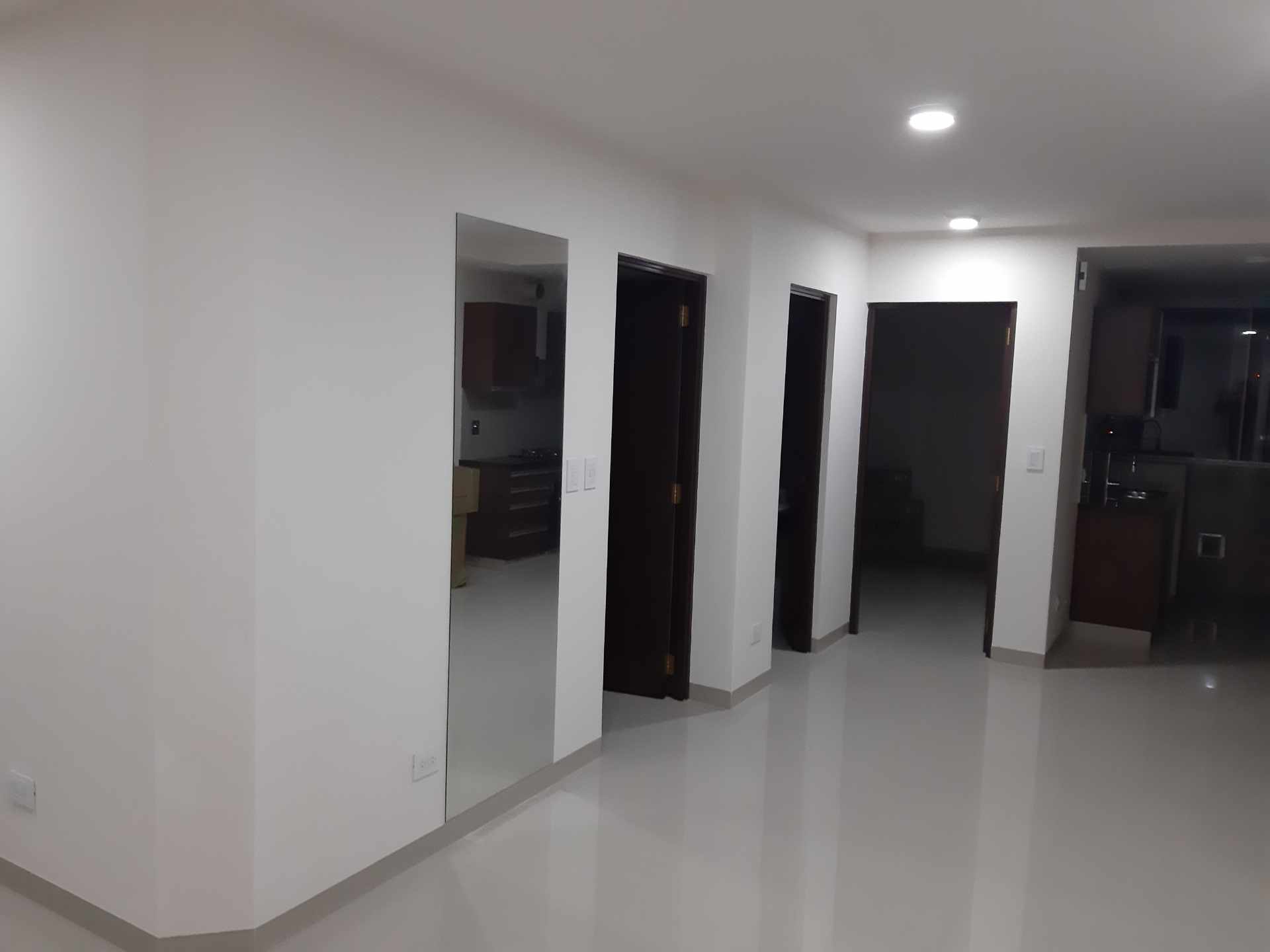 Departamento en VentaEn PLAZA BLACUT  1er y 2do anillo. Entre RENE MORENO y AV. LAS AMERICAS 2 dormitorios 2 baños 1 parqueos Foto 33