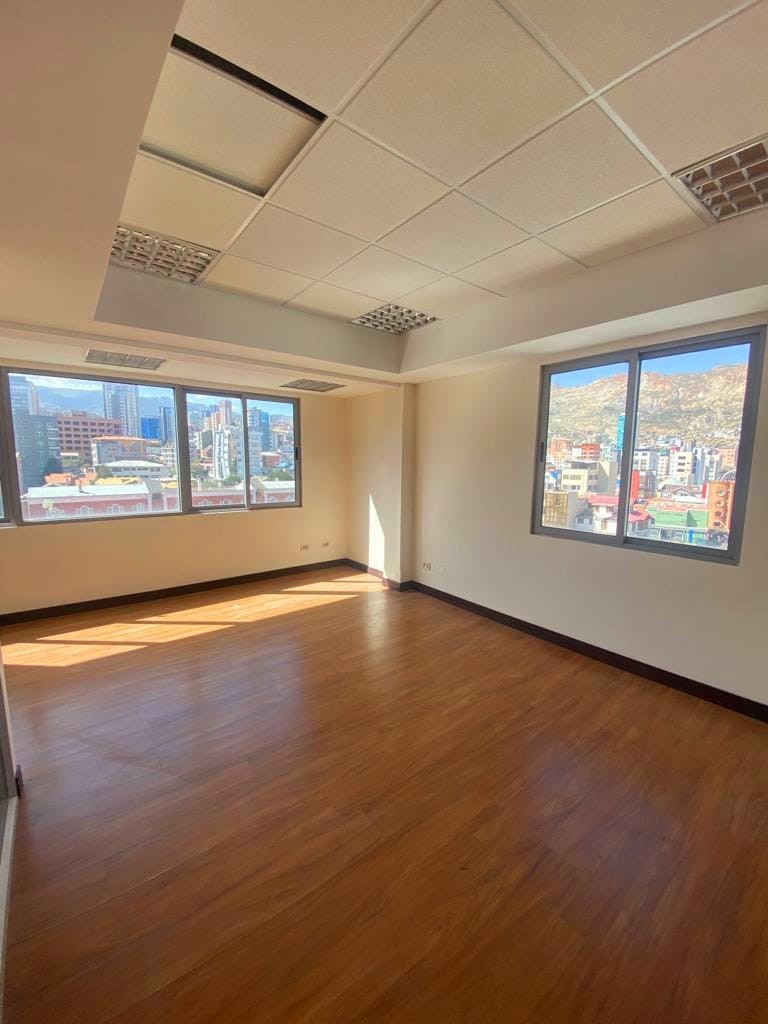 En Alquiler a $us 2,200 Foto 4