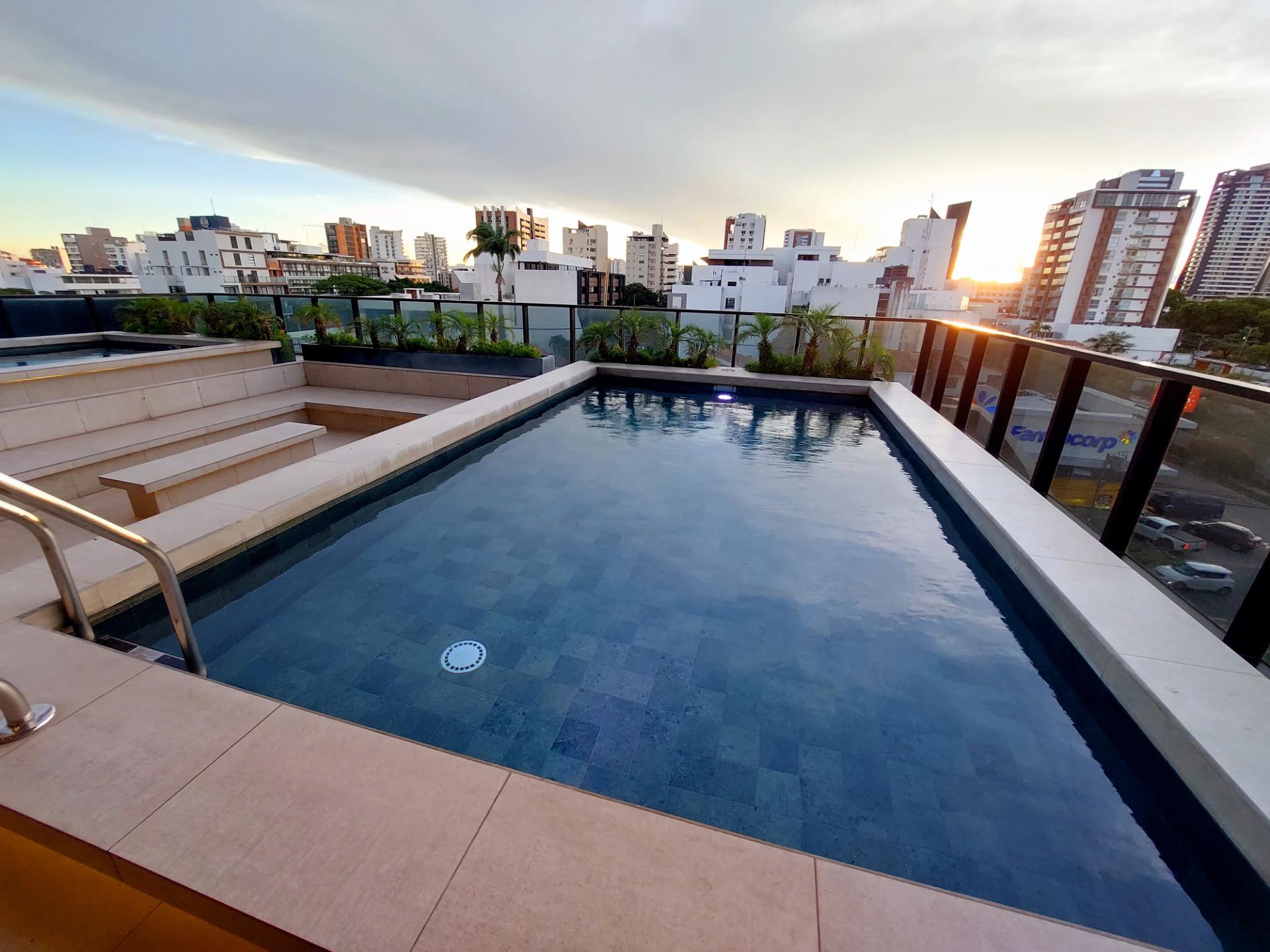 Departamento en AlquilerCondominio de lujo sobre la avenida San martin Foto 5