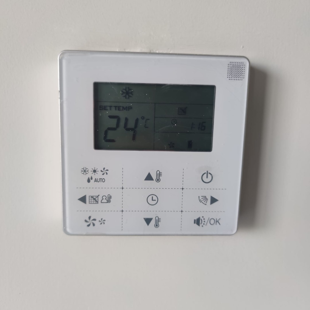 Oficina en AlquilerEQUIPETROL CALLE LOS LIRIOS ESQUINA FLAMBOYANOS 10 dormitorios 6 baños  Foto 12