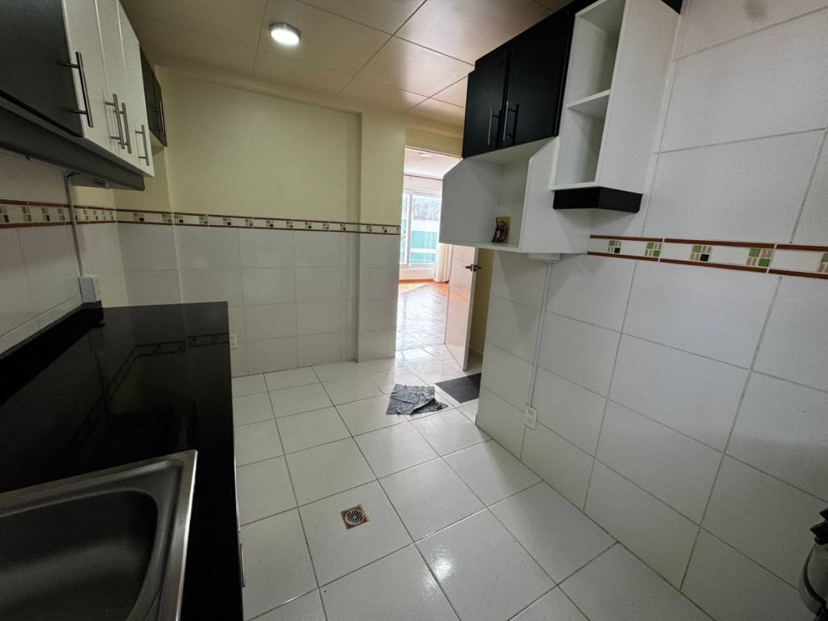 Departamento en Cota Cota en La Paz 3 dormitorios 2 baños 1 parqueos Foto 7