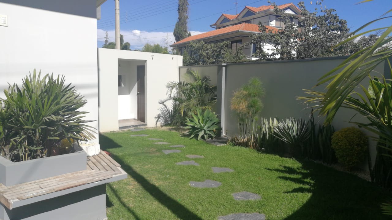 Departamento en Sarco en Cochabamba 2 dormitorios 2 baños 1 parqueos Foto 3