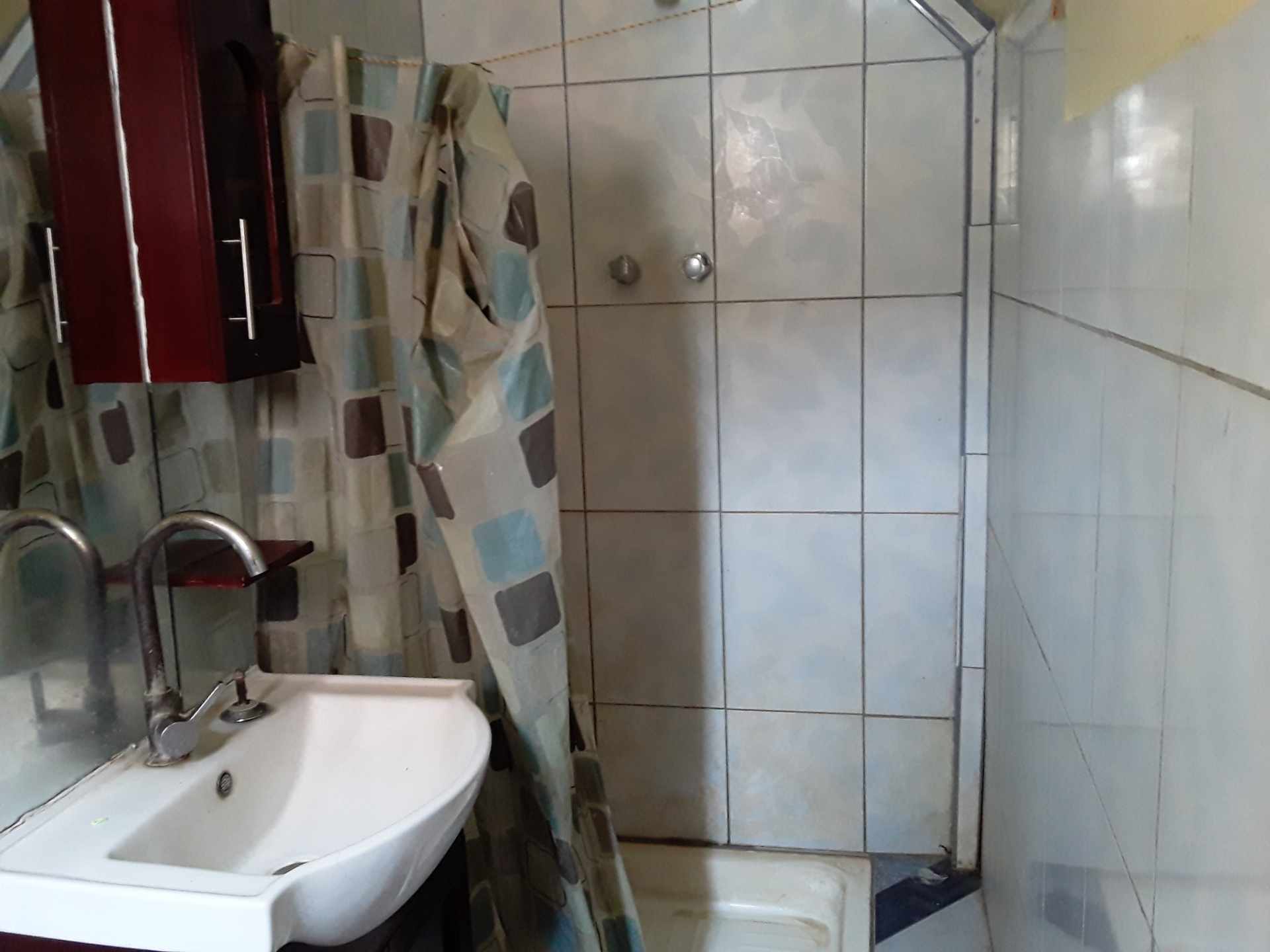 Casa en VentaSebastian Barba de Padilla y Encinas Nieto. Cerca YPFB 6 dormitorios 4 baños  Foto 22