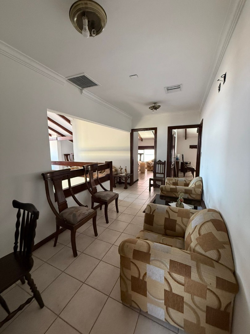 Casa en Entre 2do y 3er anillo Sur en Santa Cruz de la Sierra 4 dormitorios 5 baños 4 parqueos Foto 10