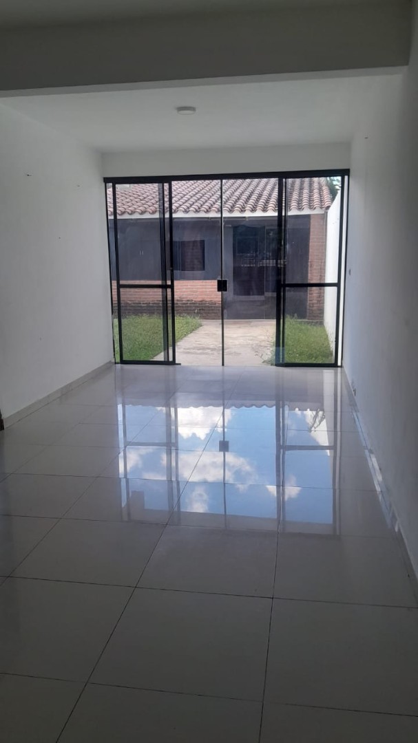 Casa en VentaCasa en Venta - B/Tusequis C/Chesterton 5 dormitorios 3 baños 1 parqueos Foto 6