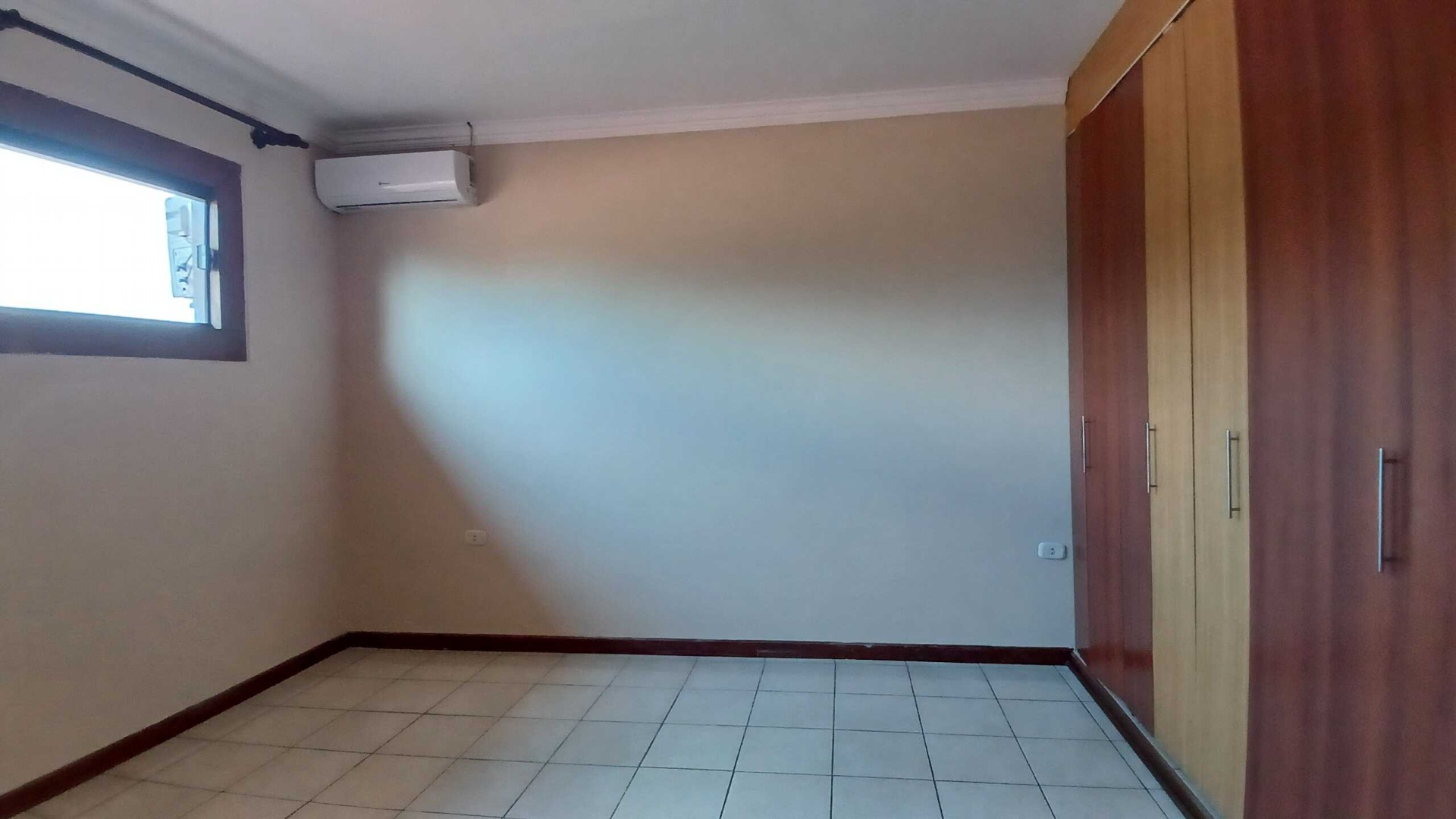 Casa 📍 Ubicación: 5º Anillo – Entre Alemana y 2 de Agosto Foto 12