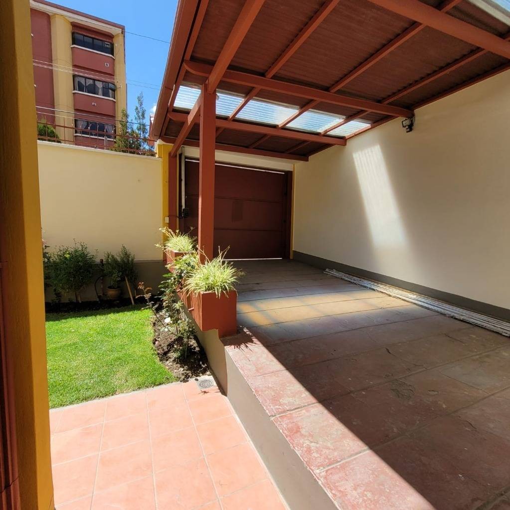 En Alquiler a Bs 15,000 Foto 9