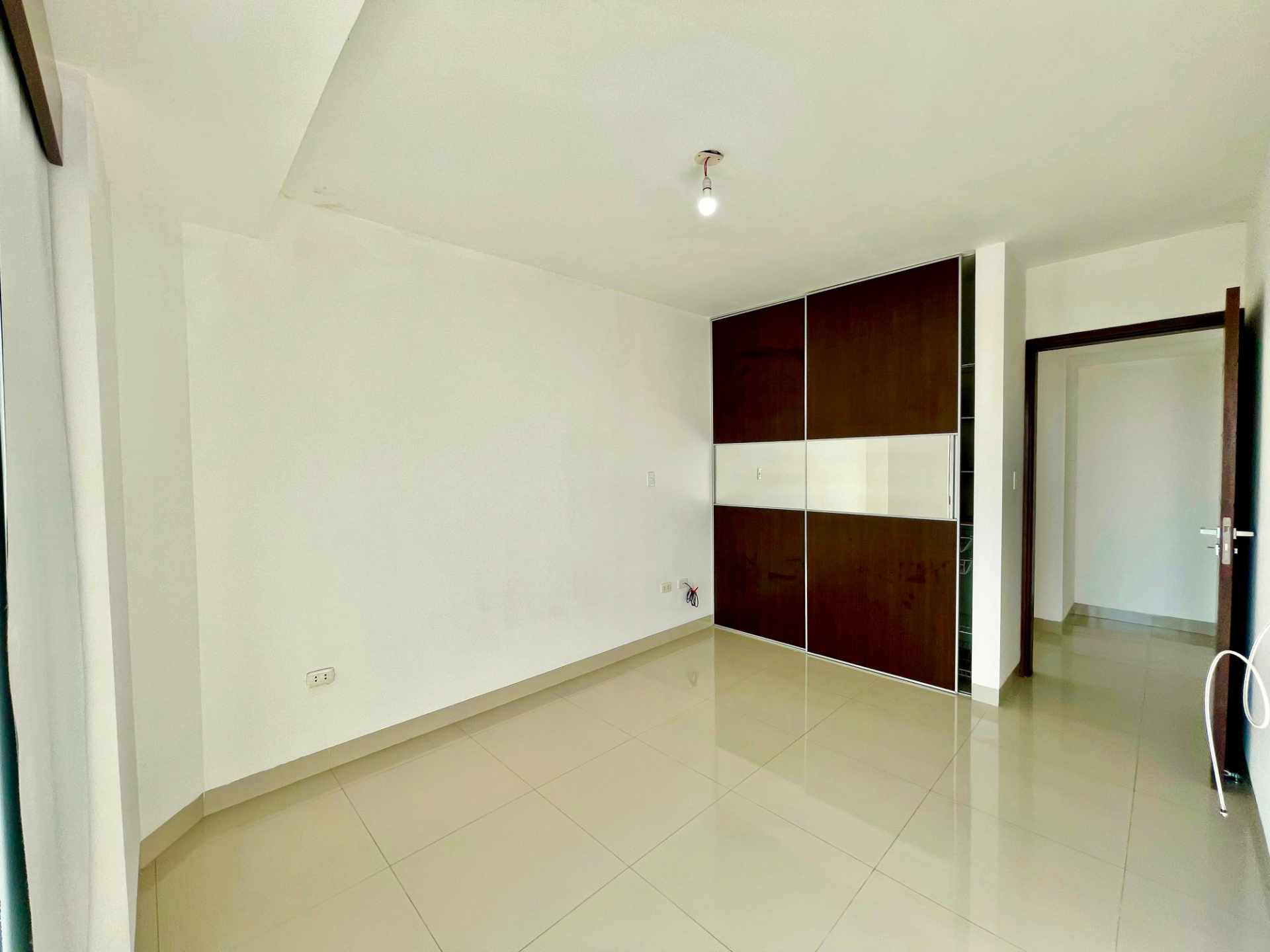 Departamento Alquiler URBARÍ Y 2DO ANILLO.DPTO  2 Hab. EN ALQUILER! Foto 3