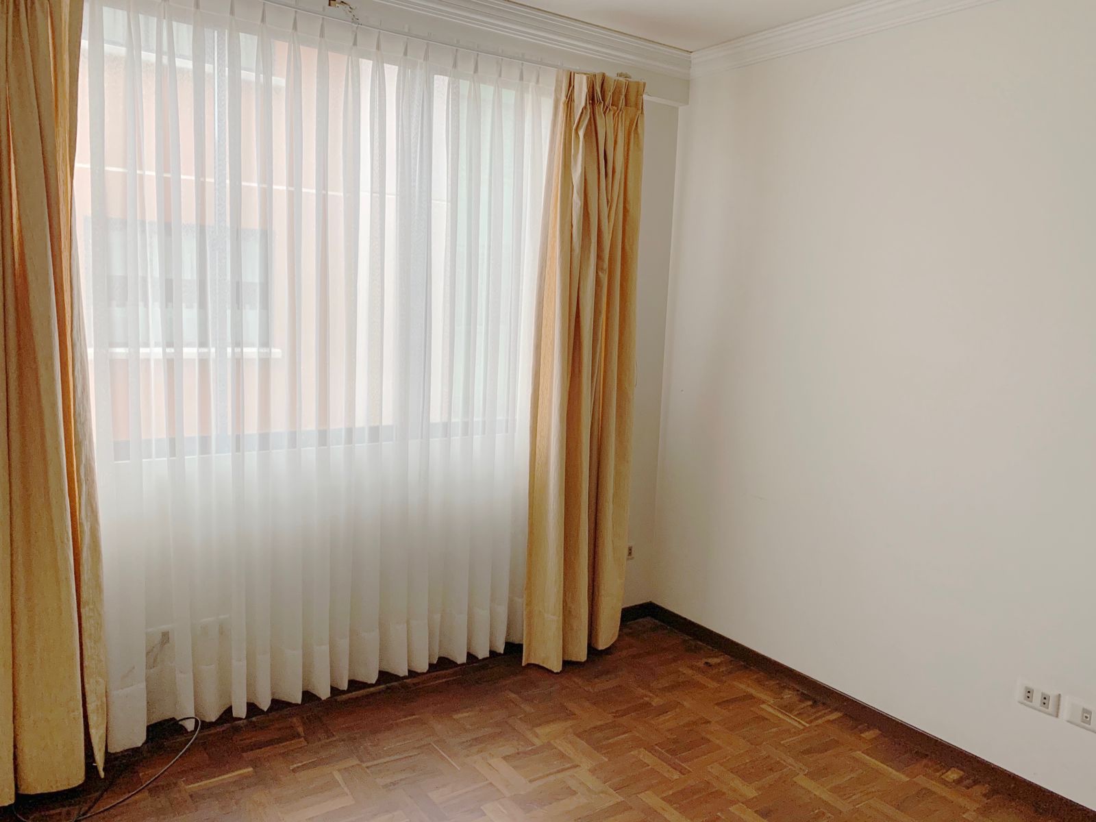 En Alquiler a $us 450 Foto 7