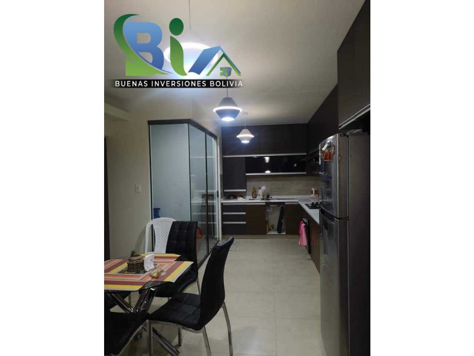 Casa en Queru Queru en Cochabamba 4 dormitorios 5 baños 2 parqueos Foto 15