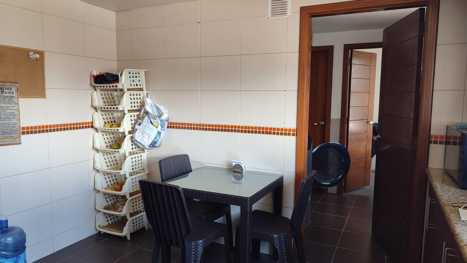 Departamento en VentaAV. COSTANERA 3 dormitorios 4 baños 1 parqueos Foto 19