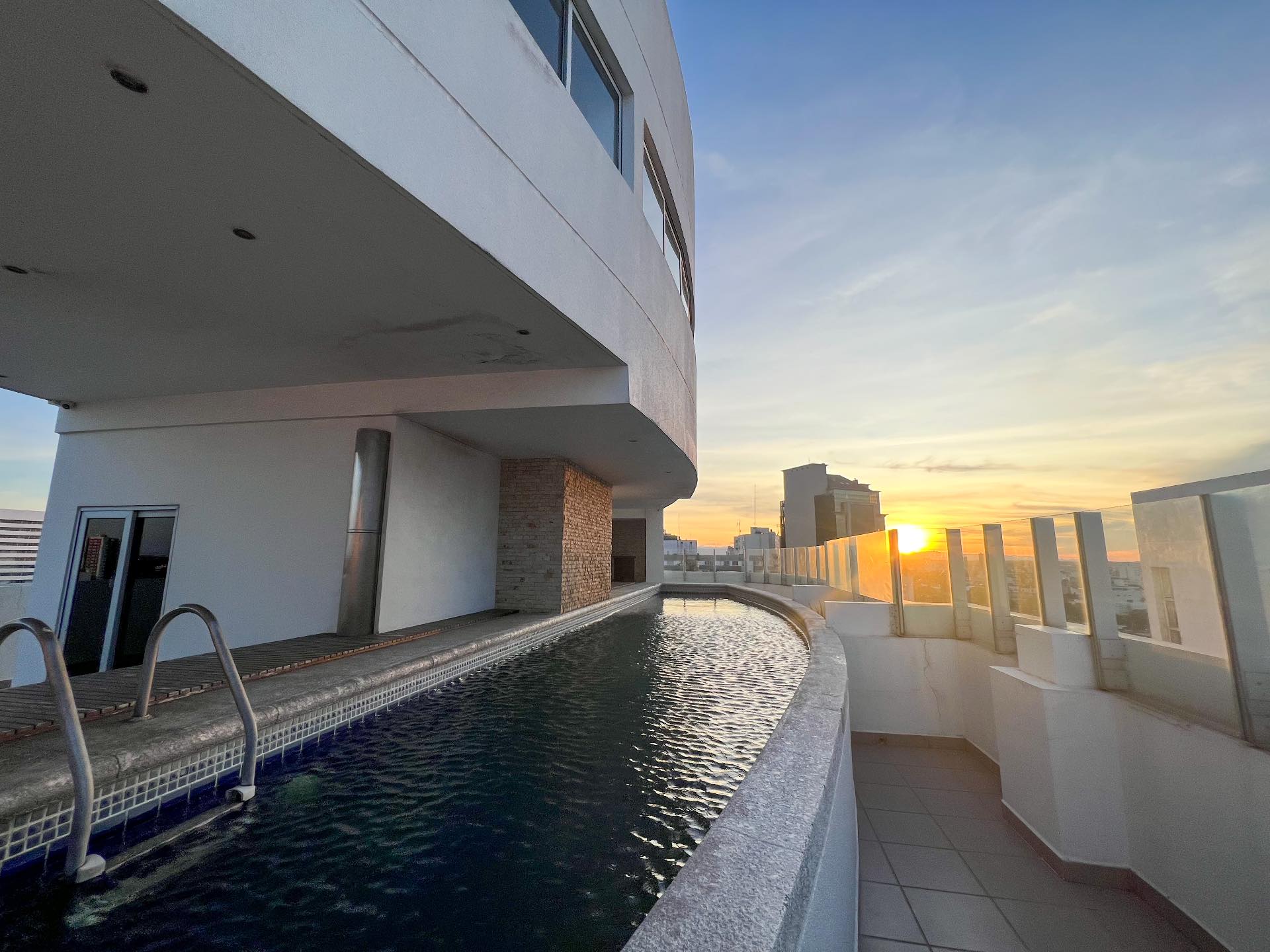 Departamento en Centro en Santa Cruz de la Sierra 2 dormitorios 3 baños 1 parqueos Foto 1