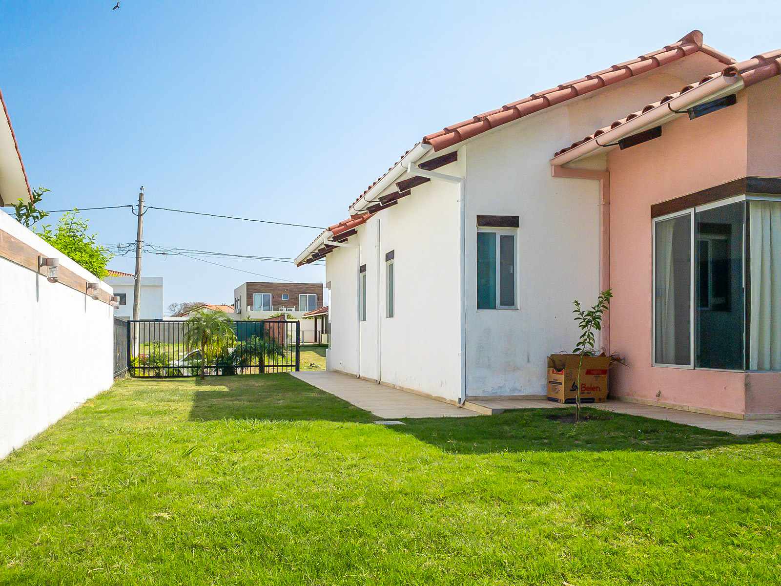 Casa en Venta<b>CASA EN VENTA SANTA CRUZ DE LA COLINA</b> 4 dormitorios 4 baños 4 parqueos Foto 5