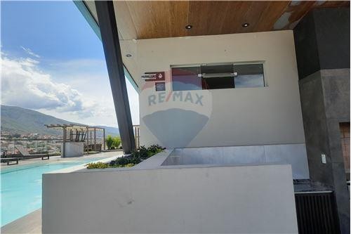 Departamento en Aranjuez en Cochabamba 3 dormitorios 4 baños 1 parqueos Foto 9