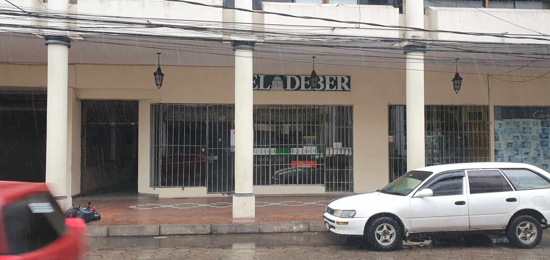 Local comercial en VentaGalería Central, Calle Ingavi esquina calle Independencia Foto 3