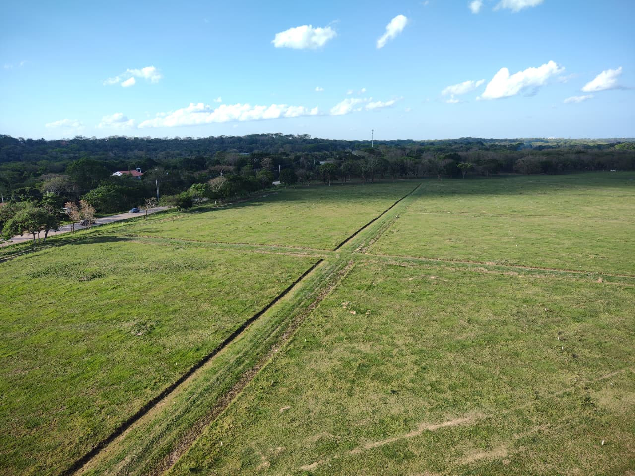 Terreno en VentaSOBRE CARRETERA A PORONGO 1000 MTS ANTES DE LLEGAR AL PUEBLO    Foto 3