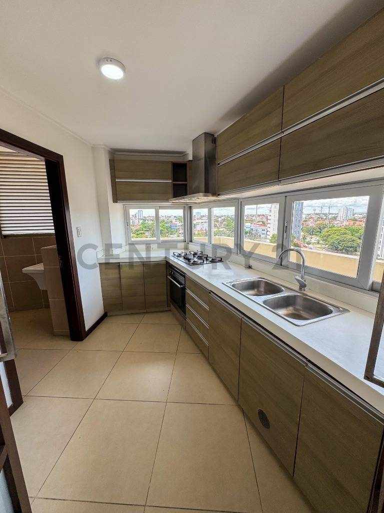 Departamento Urbari, 2 cuadras del 2do anillo Foto 4