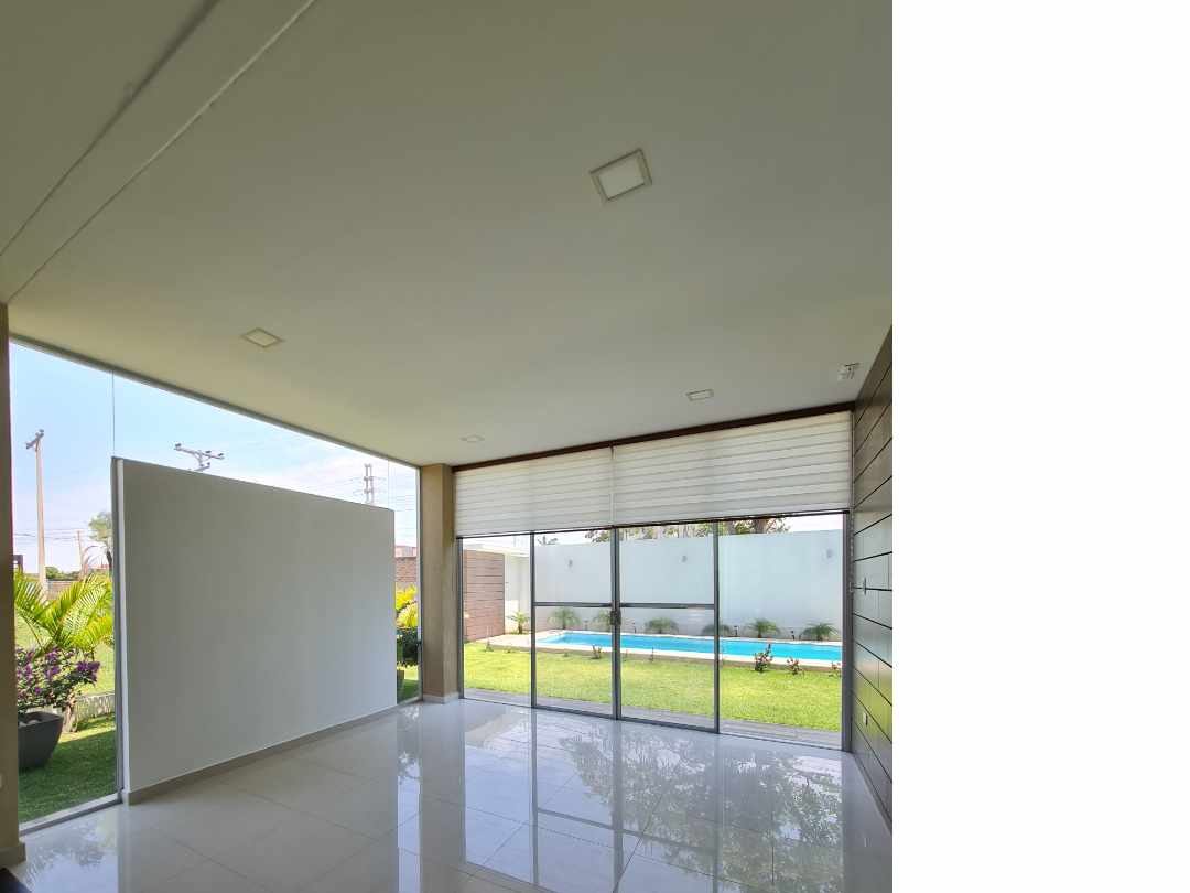 Casa en Urubó en Santa Cruz de la Sierra 4 dormitorios 5 baños 4 parqueos Foto 7