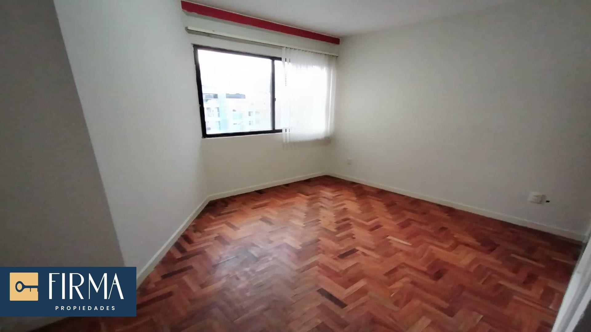 Departamento en San Jorge en La Paz 4 dormitorios 4 baños 1 parqueos Foto 10