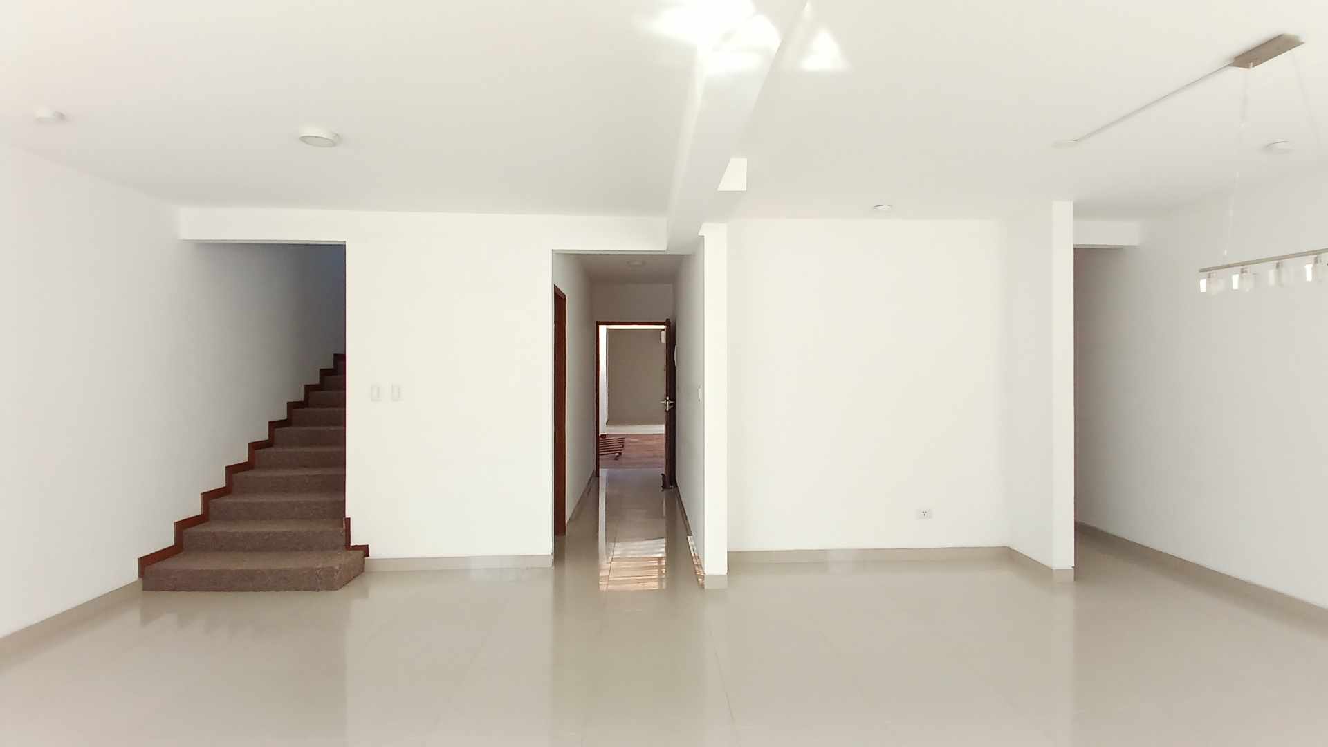 Casa en AlquilerAV. BANZER (6º y 7º Anillo)📍 Ubicación: Detrás del Hipermaxi Foto 7
