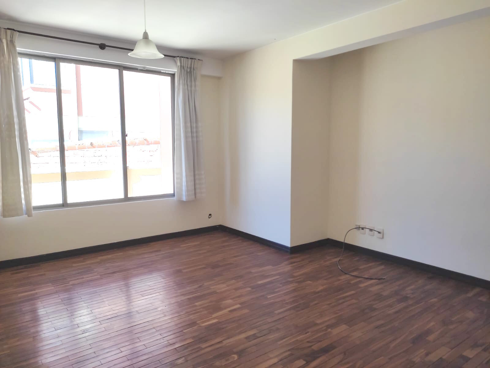 Departamento en Los Pinos en La Paz 2 dormitorios 1 baños  Foto 4