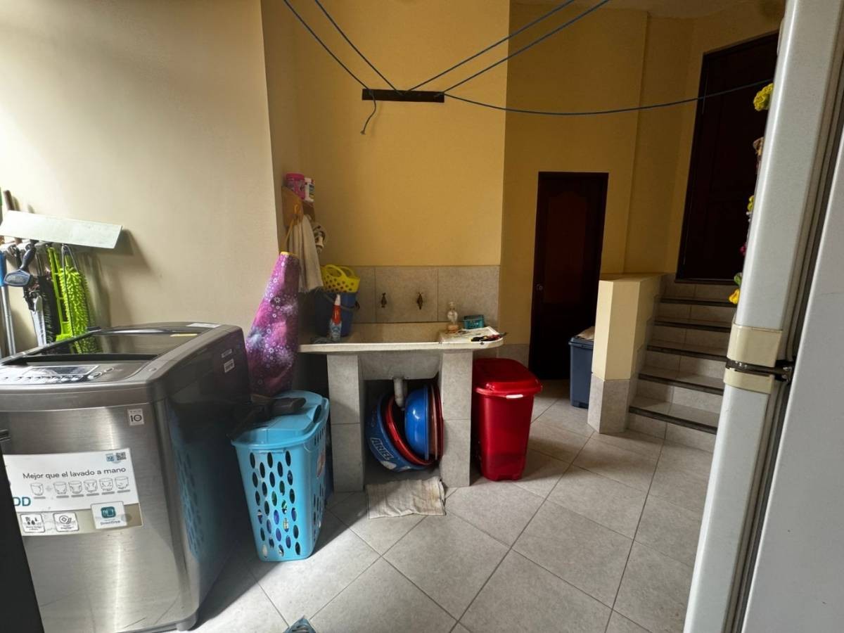 Casa en La Florida en La Paz 5 dormitorios 5 baños 2 parqueos Foto 23